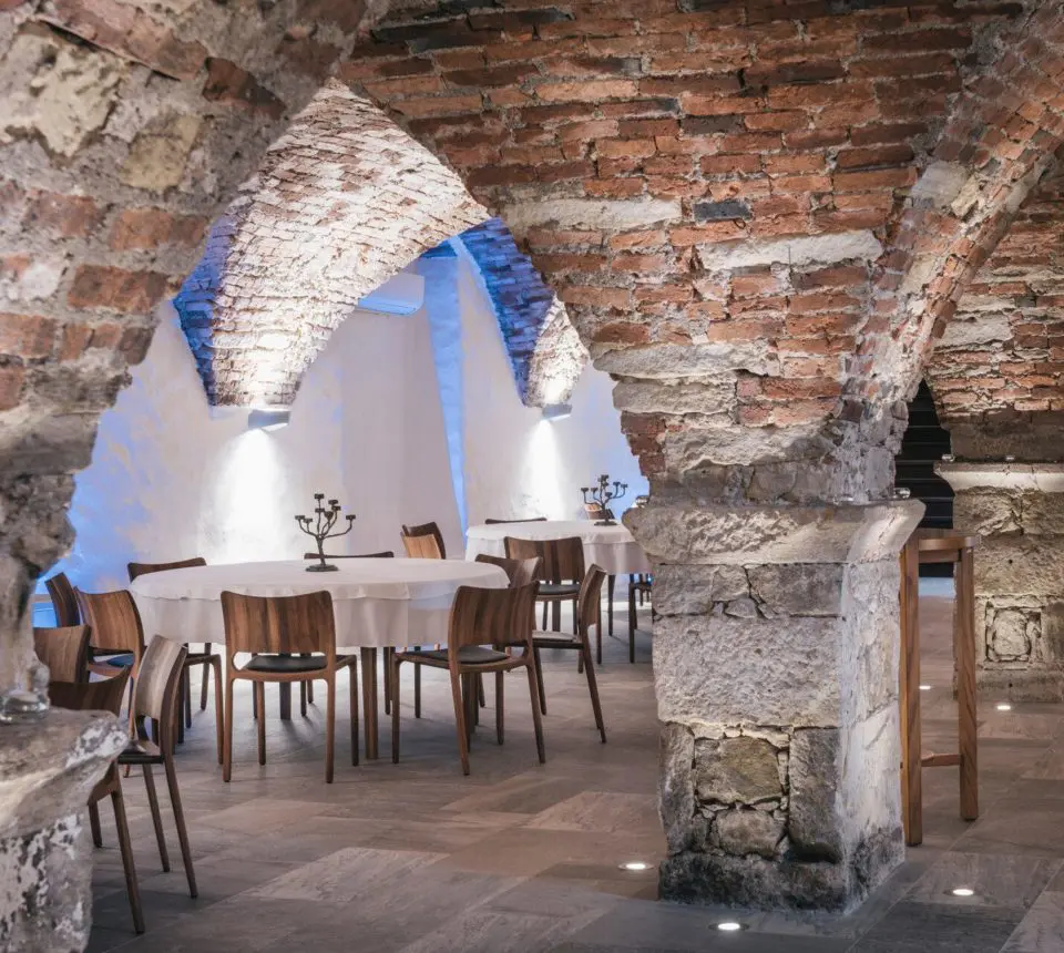 Dveri Pax Restaurant Gewölbe